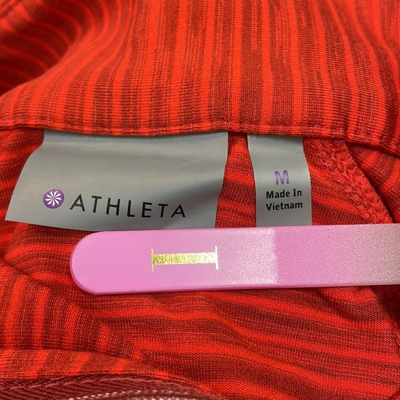 Athleta Size Medium Long Sleeve Women’s Top 3/4 zip Pocket Thumb Holes - Picture 14 of 15